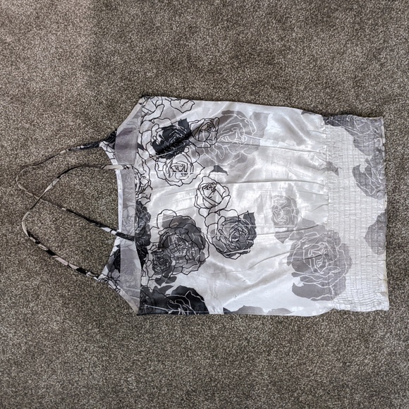 Vanity Women's Small Top - Picture 4 of 8